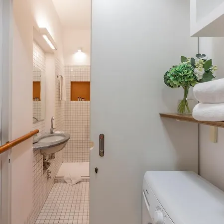 Bnbutler - Visconti Di Modrone - Piccolo Nido In Posizione Centralissima Apartamento *